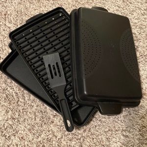 Pampered Chef Shallow Micro Cooker